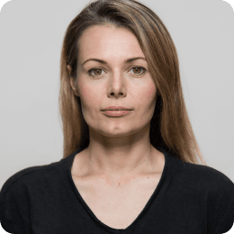 Dr. Elena Vásquez